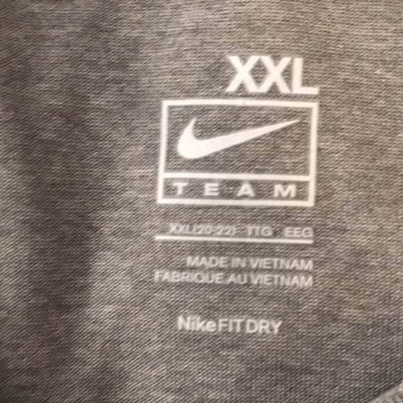 Nike fitdry long sleeve top, UConn basketball size XXL - Picture 2 of 2